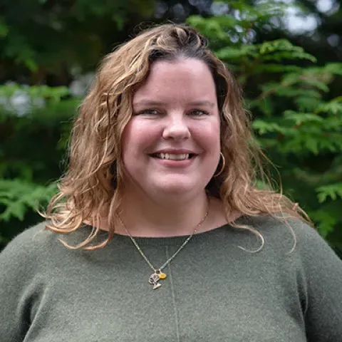 Headshot of Elise Murphy